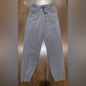 Ivivva slate grey Skill leader pant, size 12